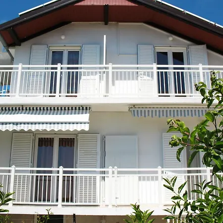 아파트 Niksa 돈제페트레케인