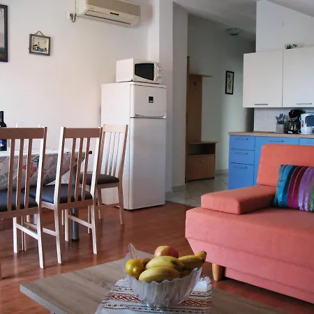 Niksa Apartment Petrcane